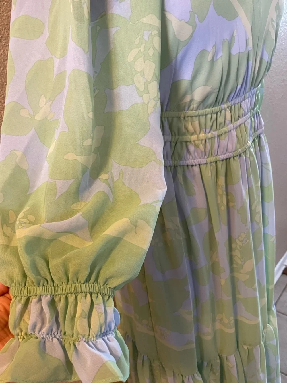 Taylor Chiffon Pastel Mint & Lilac Floral V-Neck Maxi Dress Long Sleeve Size 4 - Picture 5 of 14